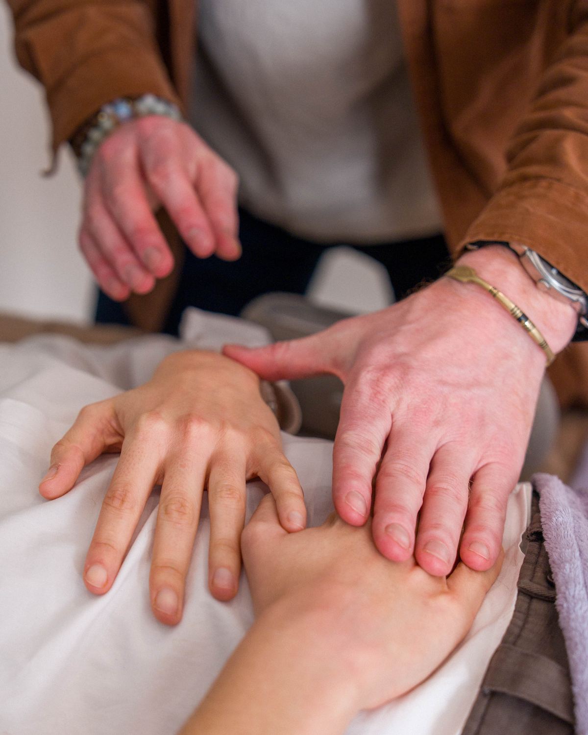 Toucher intuitif pendant une séance Mon Calme